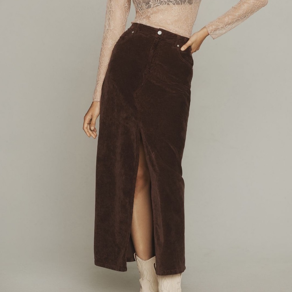 PILCRO CORDUROY SKIRT Size 14
Gently used, only worn once or twice!